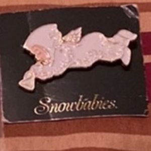 Department 56 snowbabies pin with new unused snowbaby  gift bag